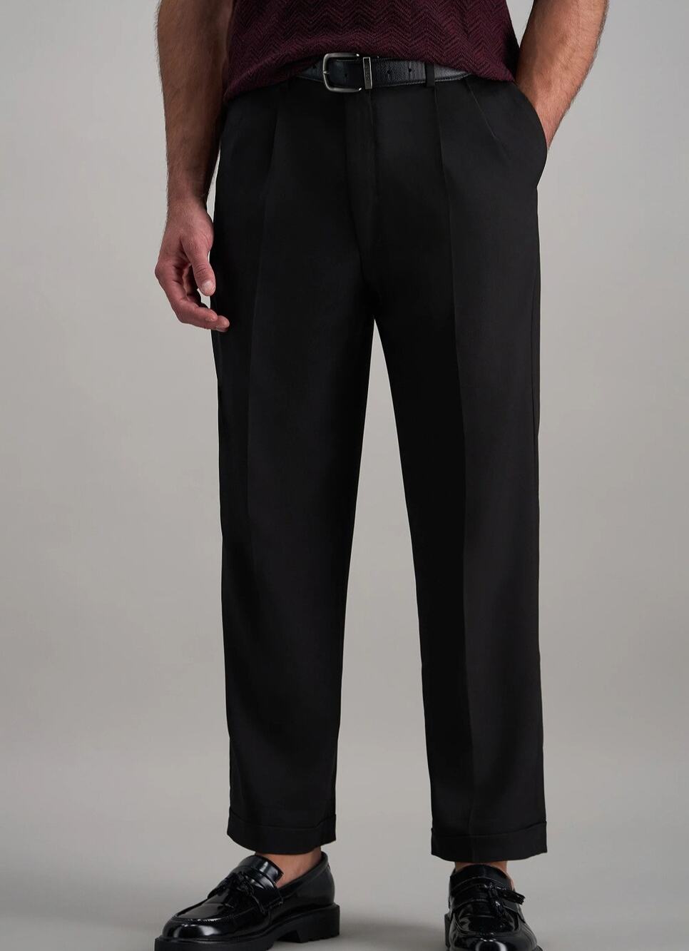 Haggar Premium Comfort Dress Pants Mens 48x30 Classic Fit Pleated Black Stretch